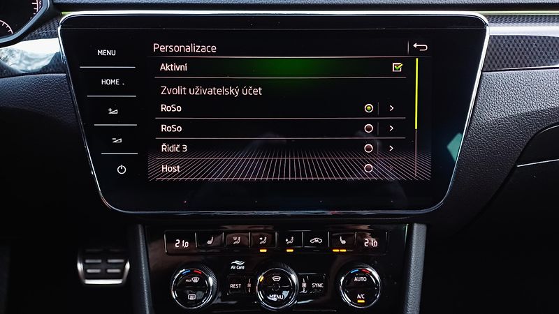 Škoda Superb 140kW TDI 4x4 SPORTLINE - fotka 41 z 47