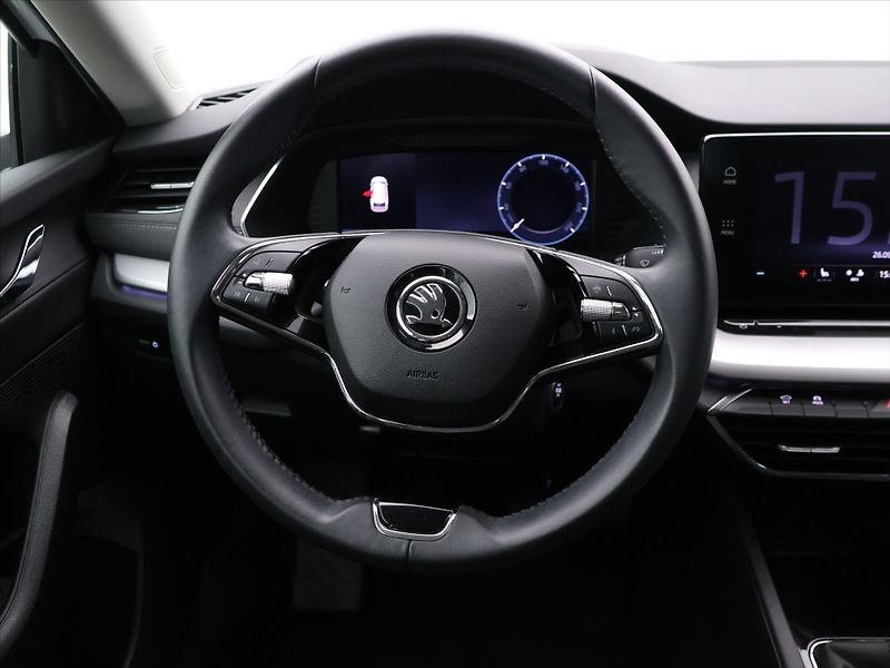 Škoda Octavia 1,5 - fotka 14 z 26