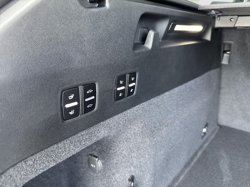 Porsche Cayenne X1ABB1 S Electric - fotka 29 z 30
