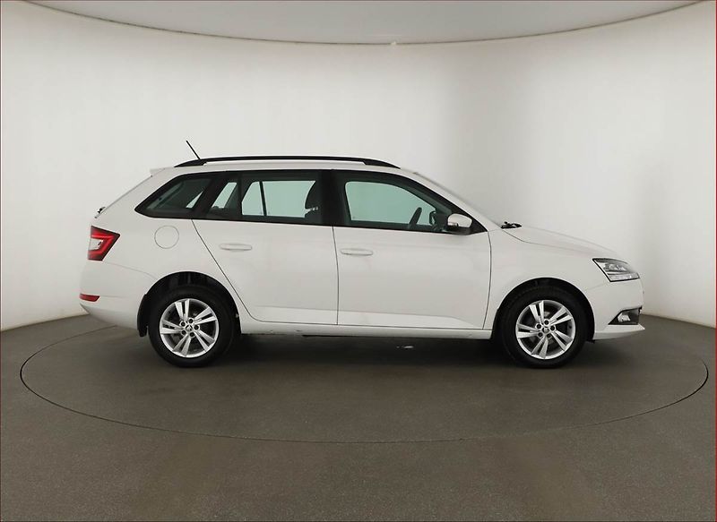 Škoda Fabia (2021) Style 1.0 TSI, ČR,1.maj - fotka 6 z 15