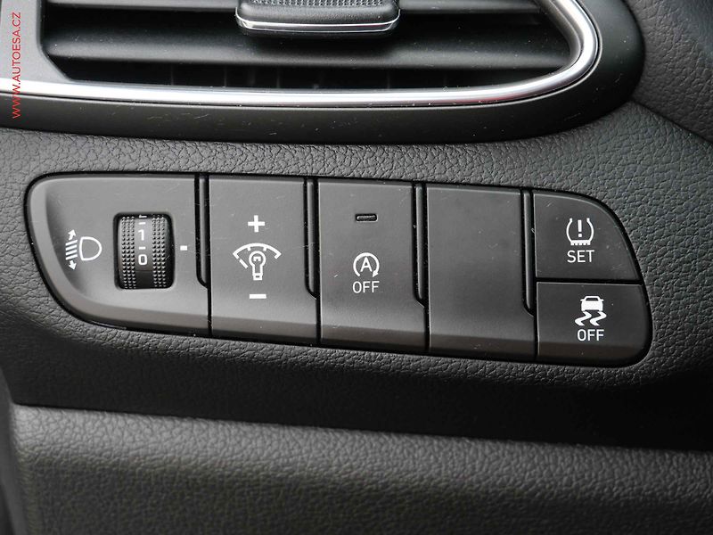 Hyundai i30 (2020) 1.5DPi, ČR, Comfort - fotka 14 z 20