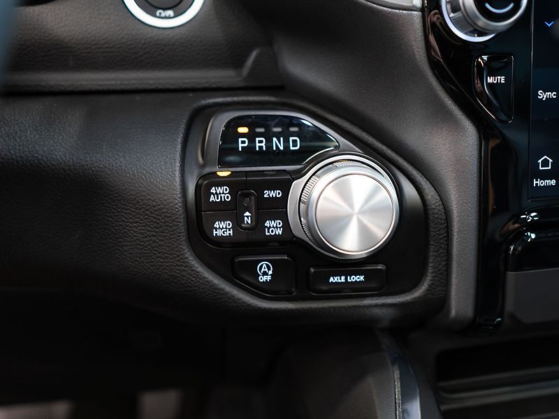 Dodge RAM (2025) 5.7 V8 Laramie 6 LIFT LPG - fotka 28 z 40