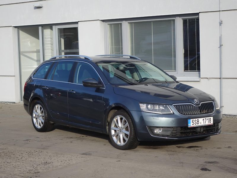 Škoda Octavia (2016) Combi Style 2.0 TDi DSG Xenony - fotka 2 z 17