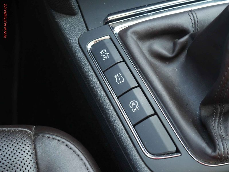 Škoda Superb (2015) 2.0TDi, Navi, bixen - fotka 20 z 26