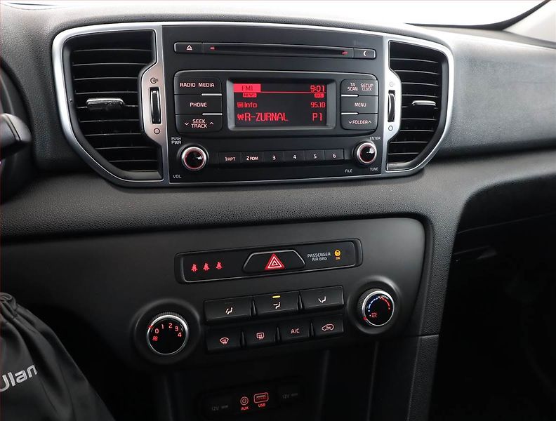 Kia Sportage (2016) 1.6 GDI, Serv.kniha, Tempomat - fotka 10 z 16