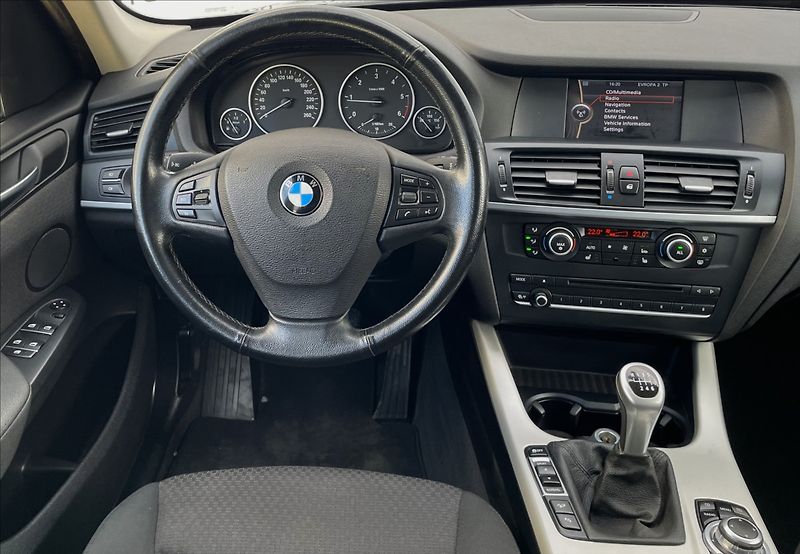 BMW X3 2,0 D XDrive,135kW,STK 1/28,se - fotka 13 z 24