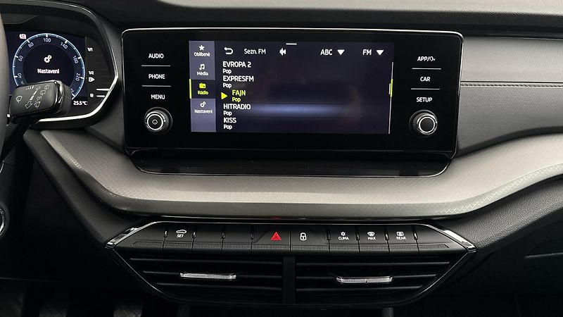 Škoda Octavia 2.0 TDI Ambition Combi - fotka 11 z 23