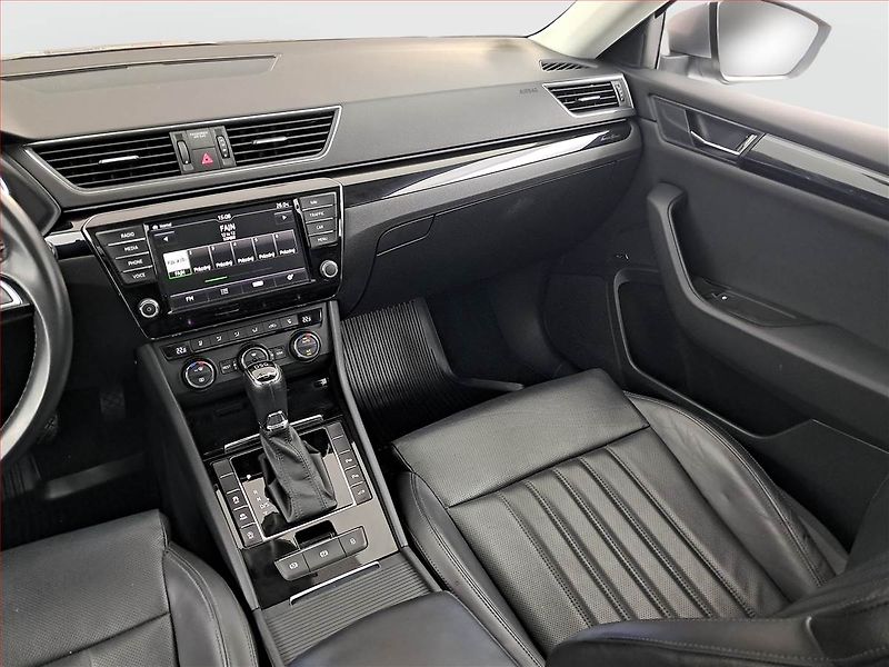 Škoda Superb (2017) Laurin&Klement 2.0 TDI - fotka 8 z 28