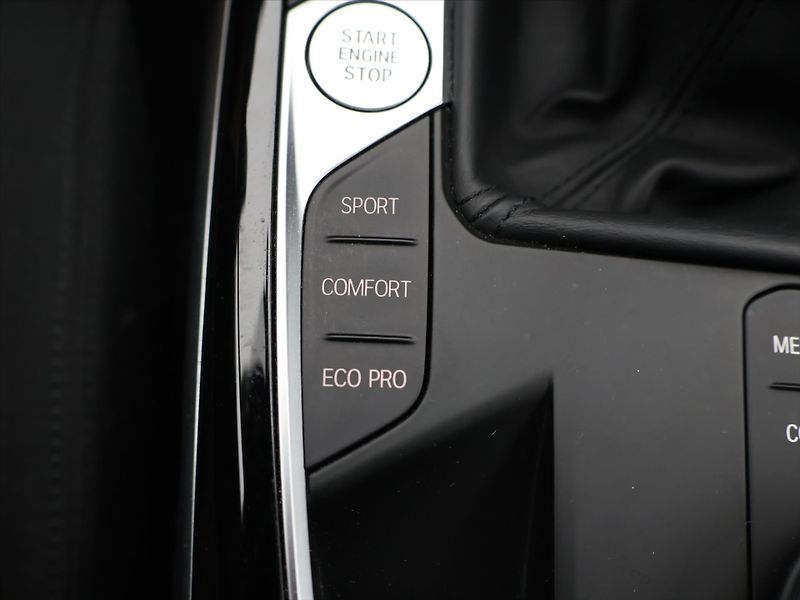 BMW Řada 3 Touring 2,0 320d 140kW CZ DPH - fotka 25 z 35