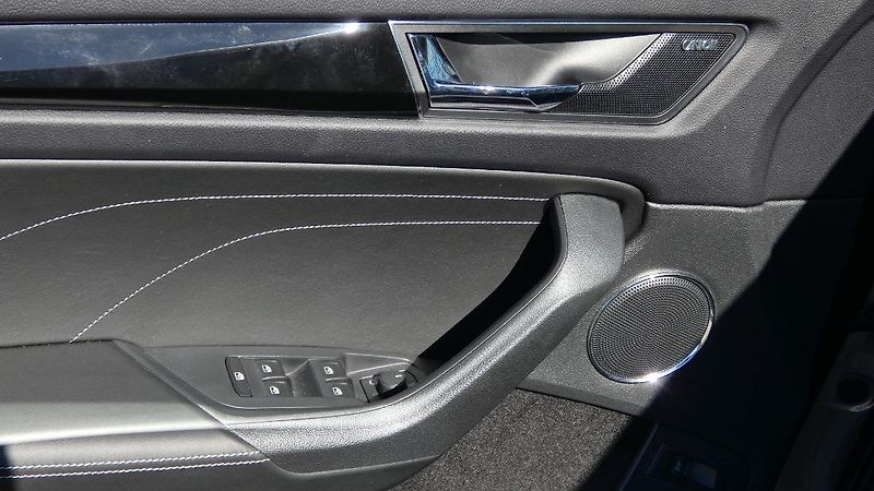 Škoda Kodiaq 2,0 TSI 140 kW L&K 4x4 DSG - fotka 9 z 26