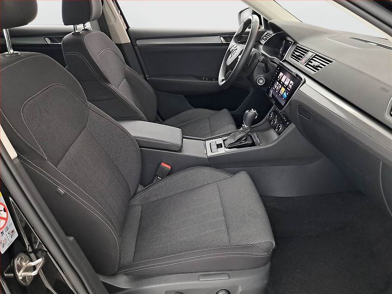 Škoda Superb (2023) 2.0 TDI - fotka 9 z 22