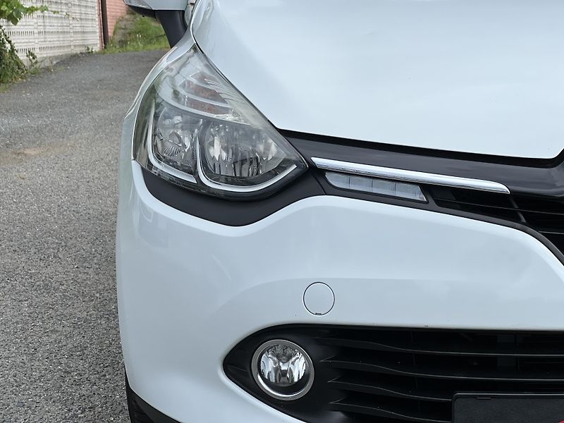Renault Clio 1.2i 16v NAVI KLIMA PŮVOD ČR - fotka 34 z 39