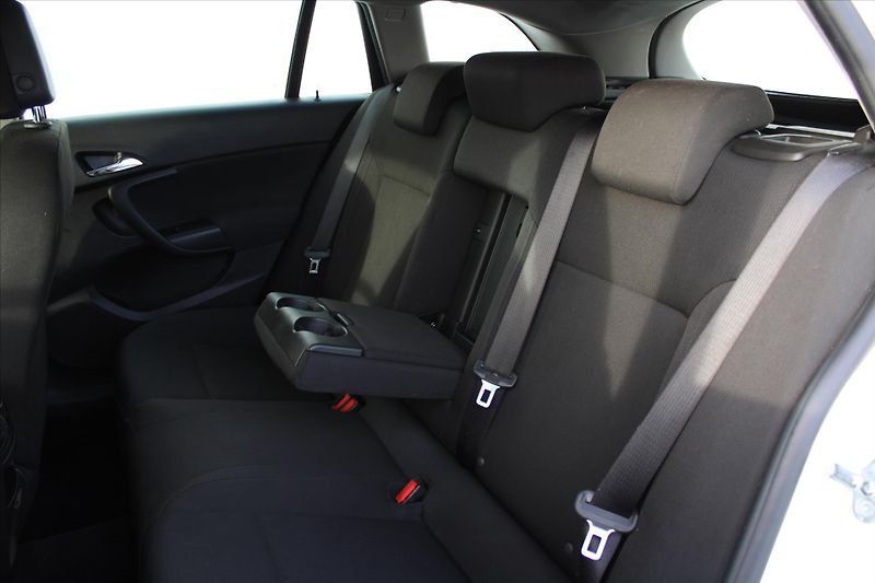Opel Insignia 2.0 CDTI NAVI - fotka 11 z 20