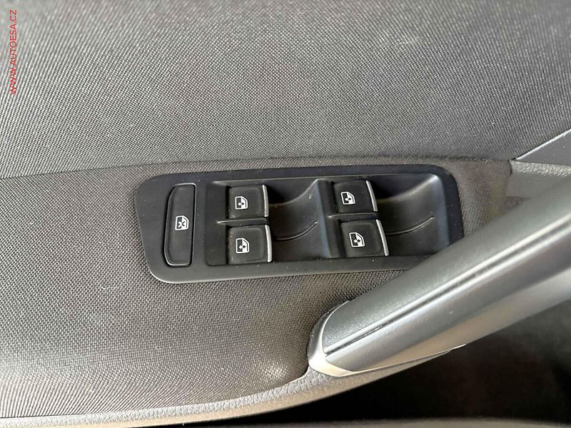 Volkswagen Golf (2019) 1.5 TSI, DSG, STK6/28 - fotka 12 z 17