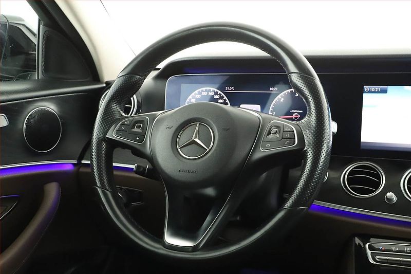 Mercedes-Benz Třídy E (2018) E 220 d, Automat, Kůže, Navi - fotka 8 z 18