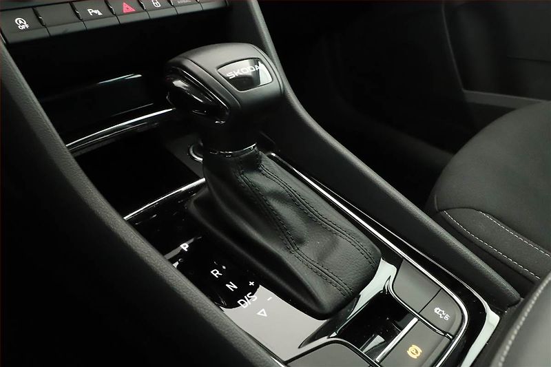 Škoda Karoq (2025) 1.5 TSI, DRIVE, AUTOMAT - fotka 11 z 17