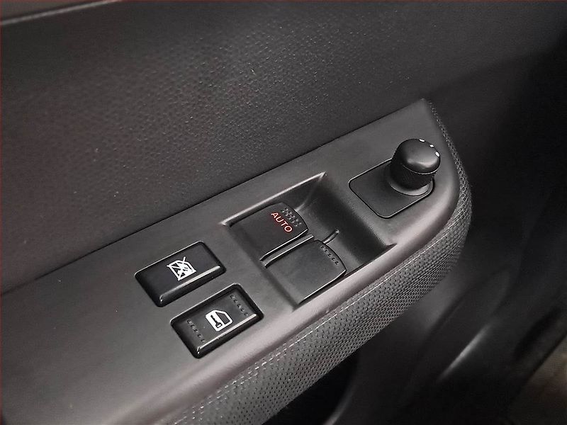 Suzuki Swift (2008) 1.3 i, Automat, po STK - fotka 15 z 18