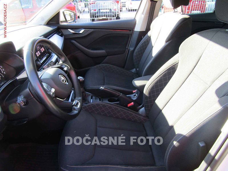 Škoda Kamiq (2021) 1.0TSi, ČR - fotka 8 z 18