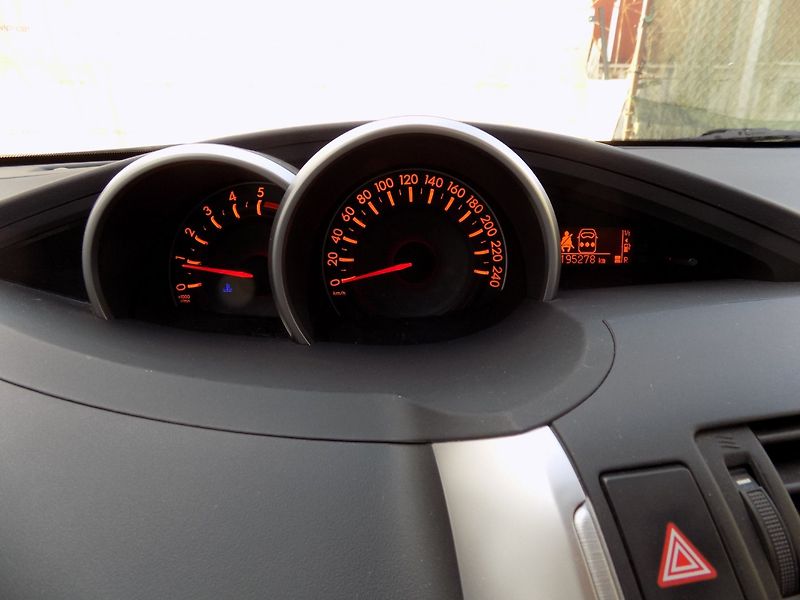 Toyota Verso (2013) 2.0 D-4D/1.Maj.ČR/keyless-go/ - fotka 31 z 47