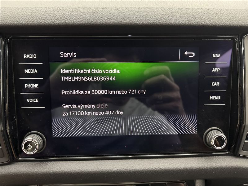 Škoda Kodiaq 2,0 RS CANTON DPH DCC 360° ČR - fotka 27 z 49