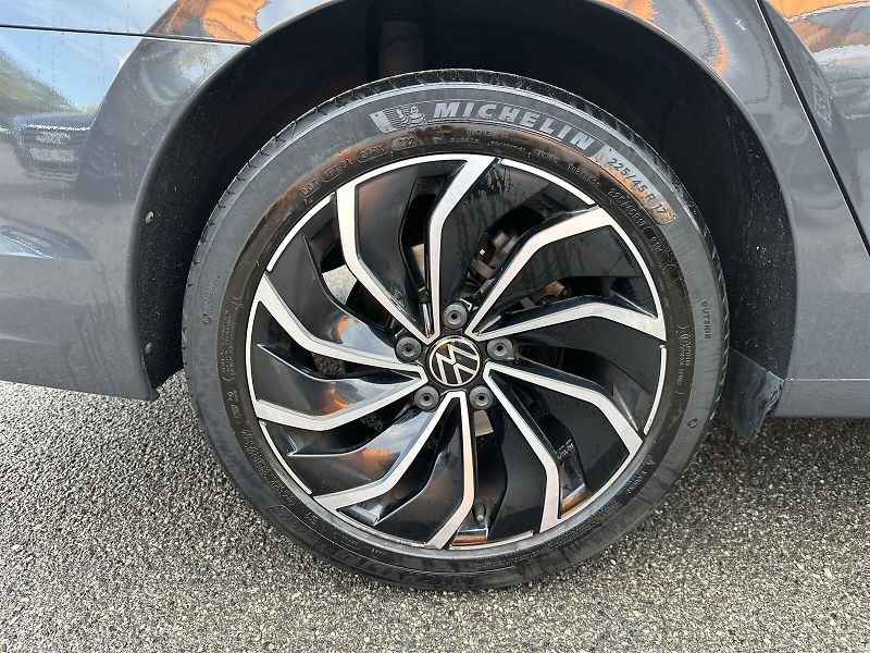 Volkswagen Golf Variant (2022) 1.0 TSI Life - fotka 26 z 30