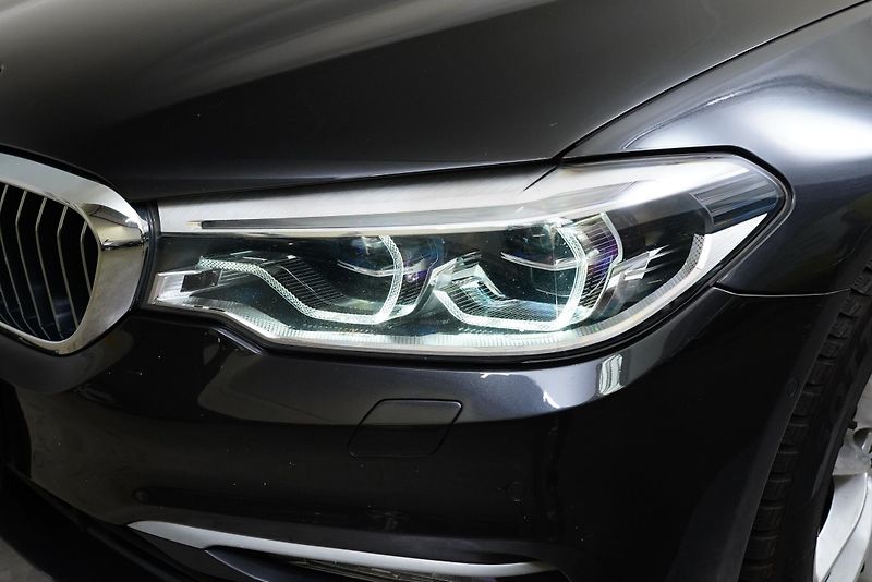 BMW Řada 5 - fotka 9 z 27