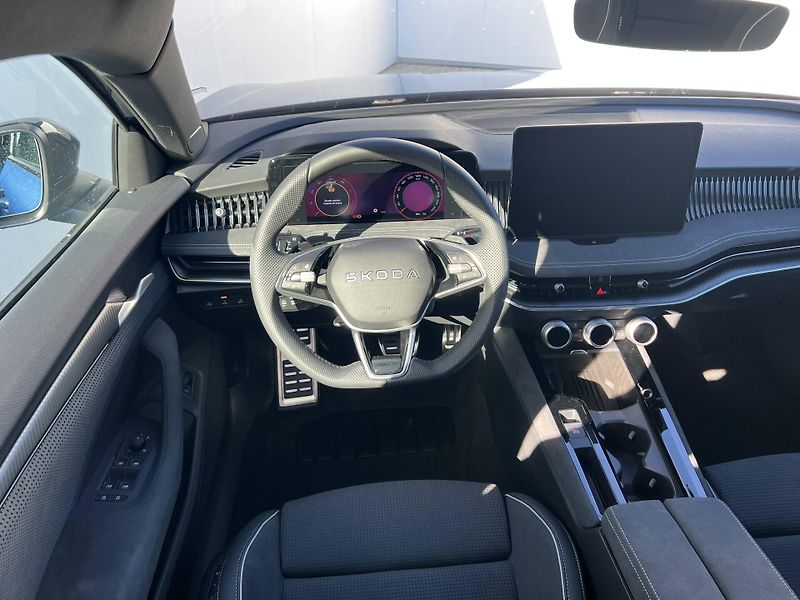 Škoda Superb (2025) Sportline DSG 2,0TDI - fotka 4 z 6