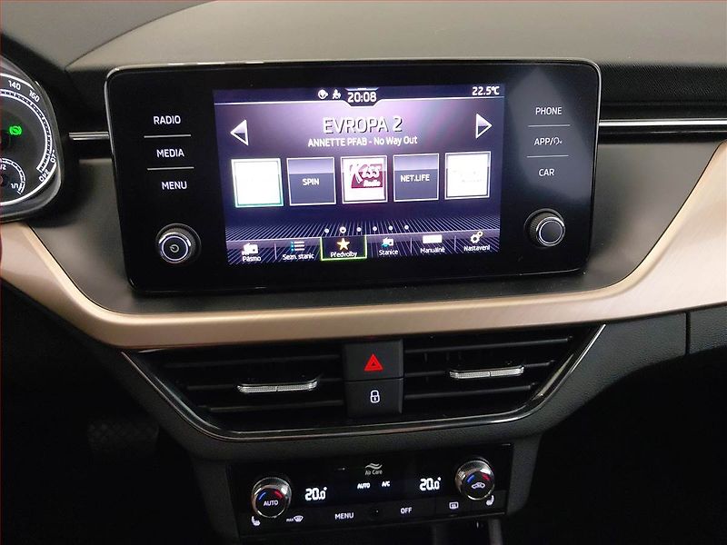 Škoda Kamiq (2023) Style Plus 1.0 TSI, Automat - fotka 12 z 17