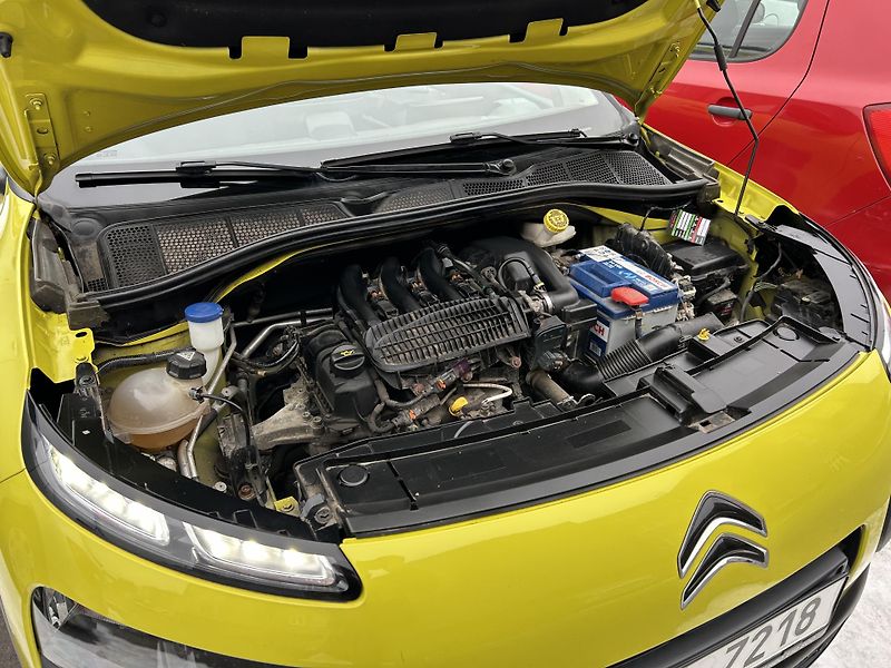 Citroën C4 Cactus 1.2 Pure Tech FEEL - fotka 33 z 34