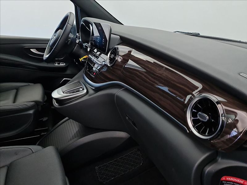 Mercedes-Benz Třídy V 300 d AVANTGARDE AIRMATIC - fotka 17 z 25