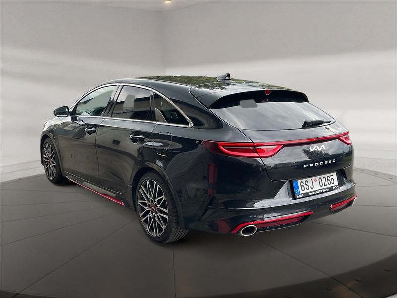 Kia ProCeed 1,6 T-GDI GT AT - fotka 4 z 11