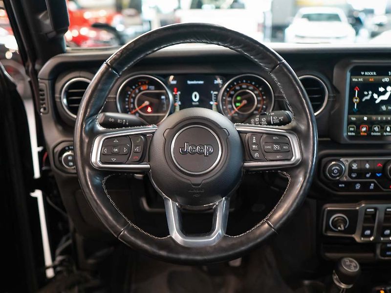 Jeep Wrangler (2021) 2.0 Sahara Overland - fotka 17 z 36