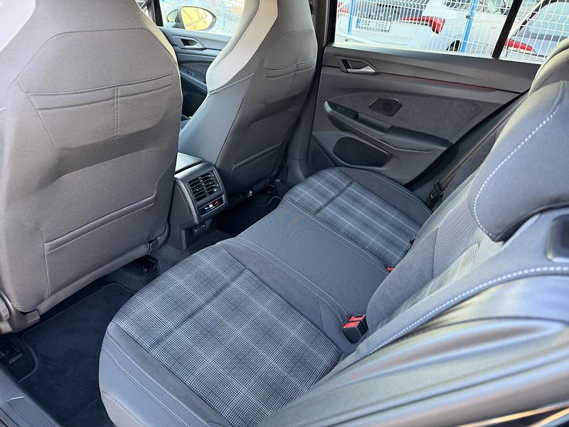 Volkswagen Golf GTD 2,0 TDi/147kW - DSG,Matrix - fotka 56 z 85