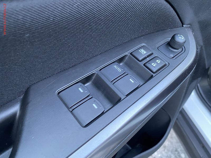 Suzuki Vitara (2019) 1.0 B-Jet, Comfort, navi - fotka 12 z 18