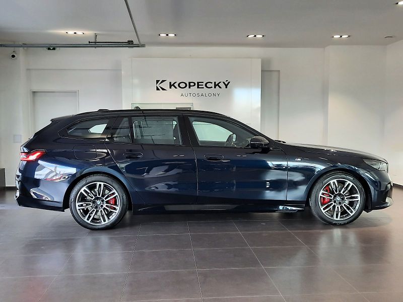 BMW Řada 5 (2025) 540d xDrive Touring M Sport - fotka 5 z 14