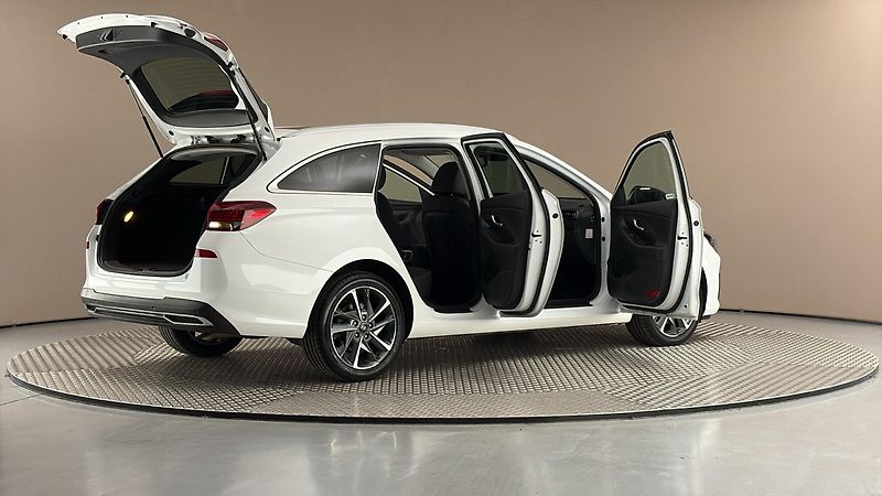 Hyundai i30 1.5 T-GDI Style Kombi - fotka 6 z 29