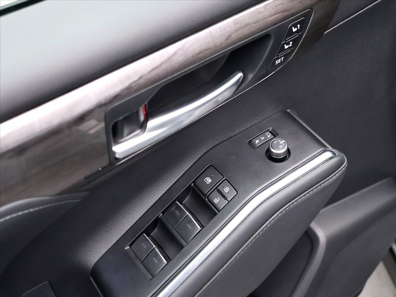 Toyota Highlander 2,5 Hybrid 140kW Executive CZ - fotka 15 z 34