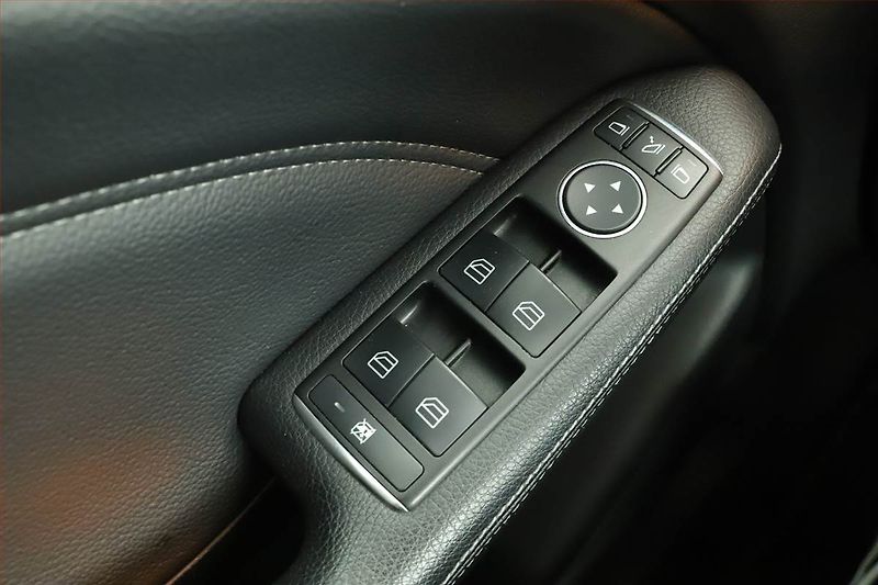 Mercedes-Benz Třídy B (2012) B 200, Automat, Navi, Xenony - fotka 11 z 17