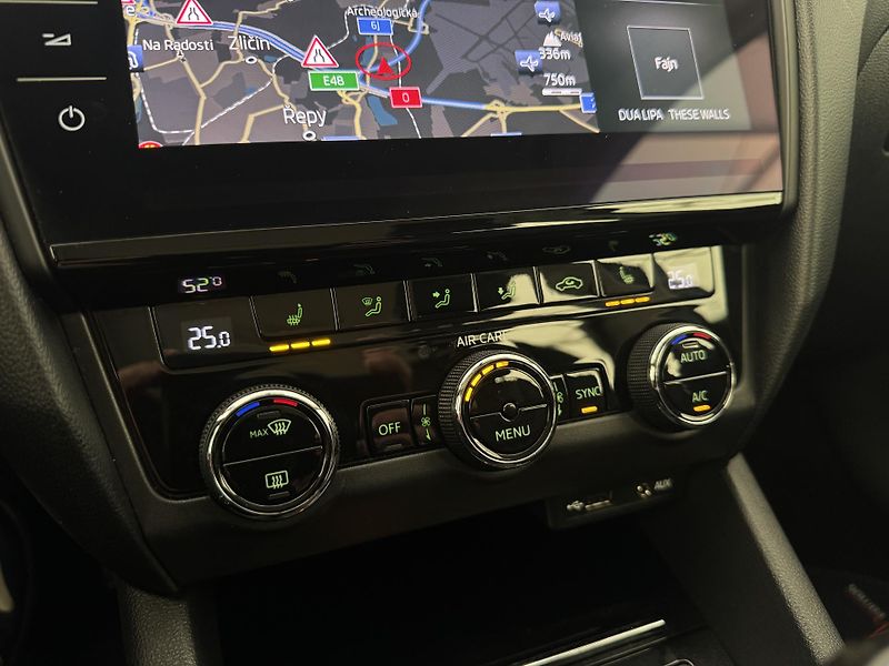 Škoda Octavia 1.6tdi*85kw*Manuál*Kůže*LED* - fotka 20 z 34