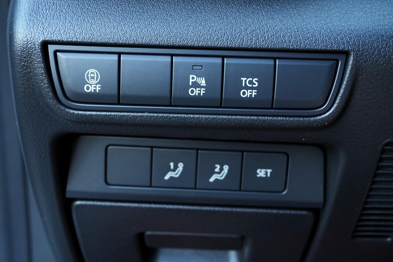 Mazda MX-30 e-Skyactiv, HUD, ACC, Kamera - fotka 28 z 35