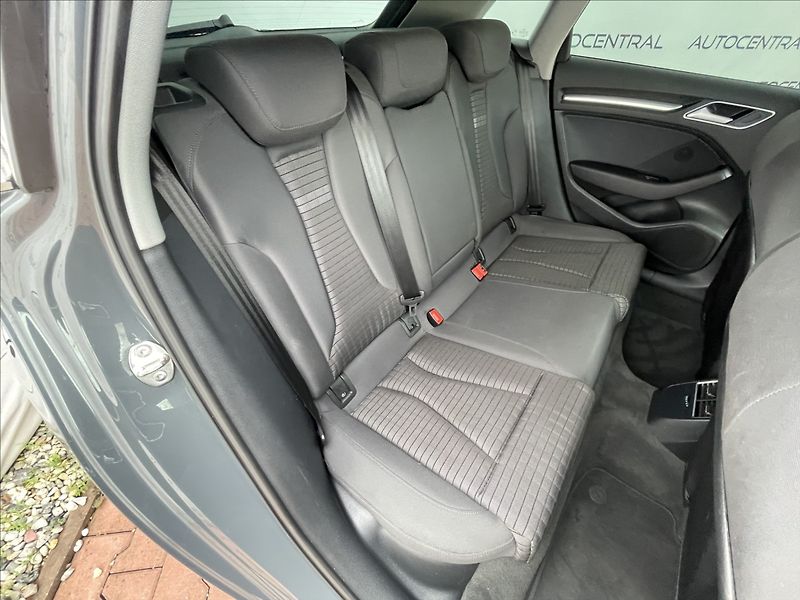 Audi A3 1,4 tsi S-line 110kw S-tronic - fotka 24 z 25