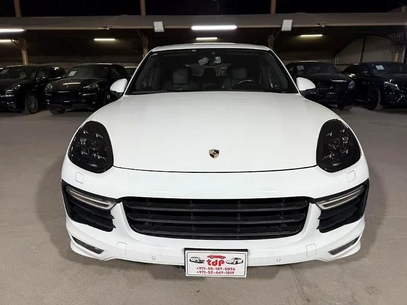 Porsche Cayenne (2016) Sportovní verze GTS - fotka 10 z 20