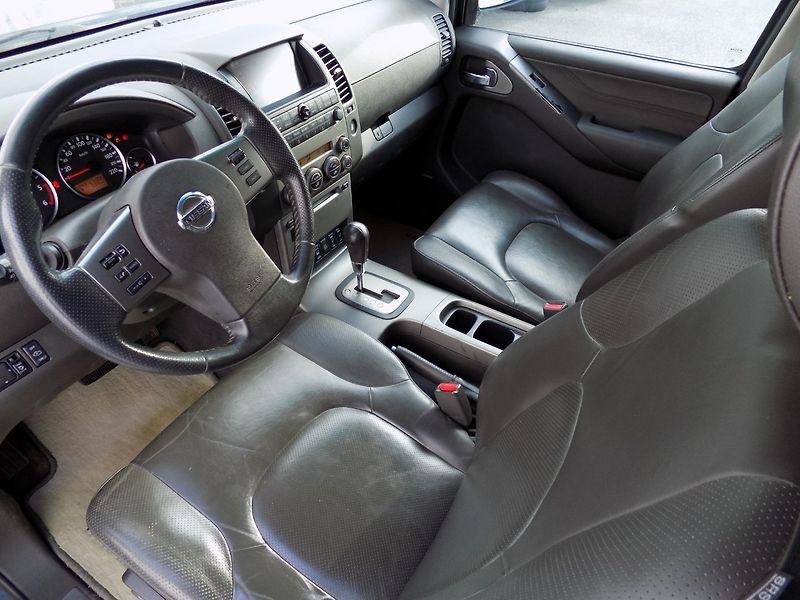 Nissan Pathfinder (2008) 2.5DCi/4x4/7.Míst/ - fotka 11 z 37