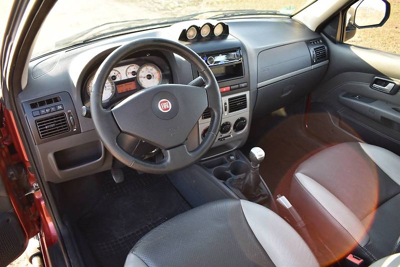 Fiat Strada 1,3 JTD AC,DIFF,BT,MLHOVKY - fotka 8 z 14