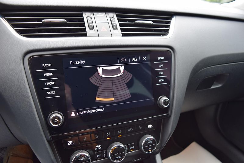 Škoda Octavia (2019) 1.5TSI 110kw STYLE TAŽNÉ SMART - fotka 27 z 45