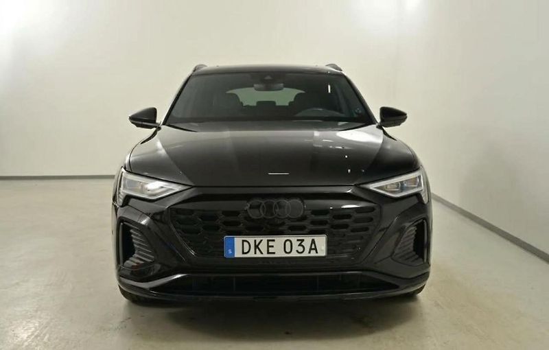Audi Q8 e-tron 55 Q Edition S-Line 360k Pano - fotka 3 z 10