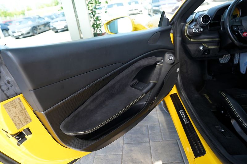 Ferrari F8 Spider/6500km/720 PS - fotka 6 z 11