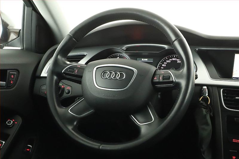 Audi A4 (2015) 2.0 TDI, Automat, Navi, Xenony - fotka 8 z 15