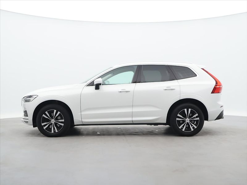 Volvo XC60 2,0 B4 145kW AWD Momentum CZ D - fotka 4 z 32