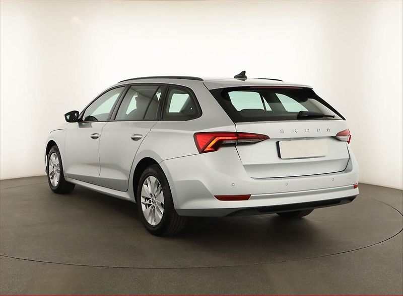 Škoda Octavia (2022) Ambition 2.0 TDI, ČR,1.maj - fotka 4 z 17